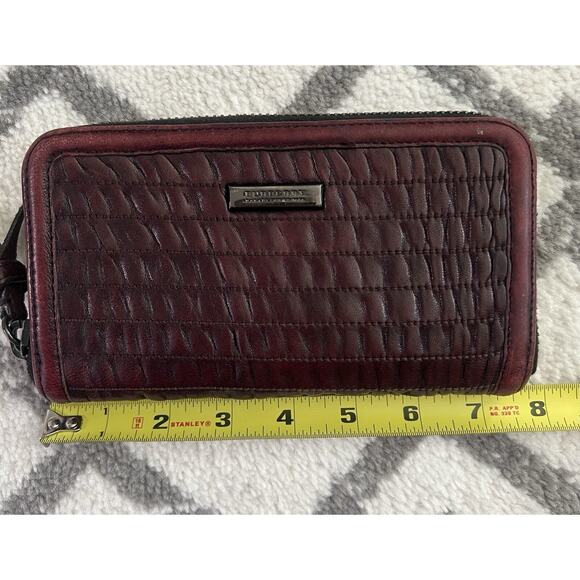 BURBERRY Authentic Quilted Brown Leather Zip Around Credit Cards Wallet - Picture 11 of 11